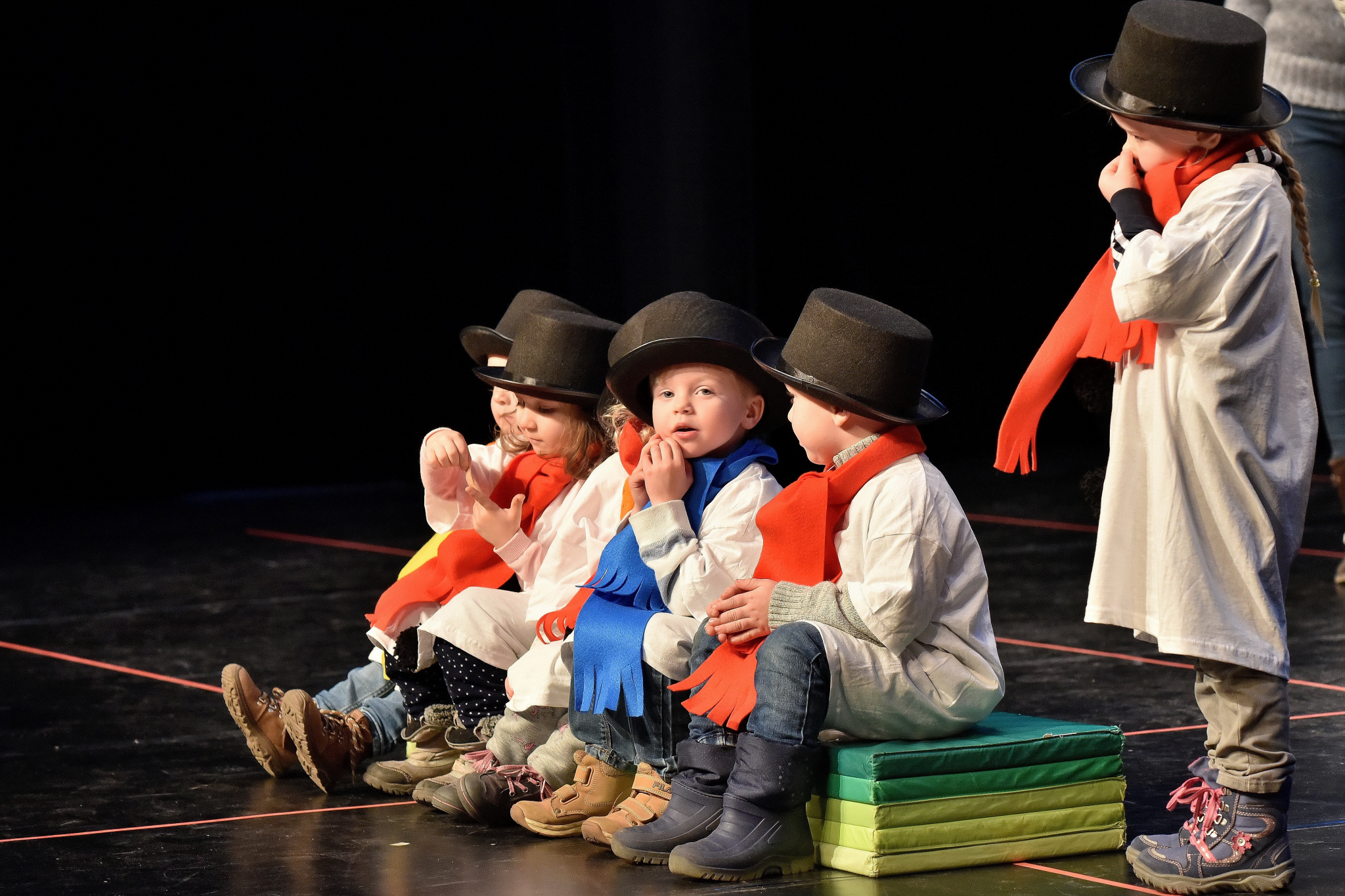 Feierliche Stimmung in der vollbesetzten Stadthalle
